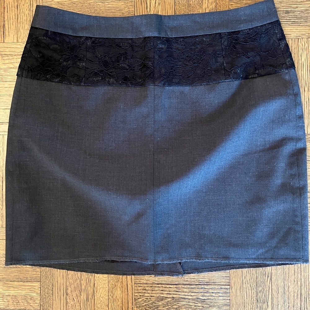 NWOT Grey Mini Skirt Black Lace Embellishment - Picture 2 of 9